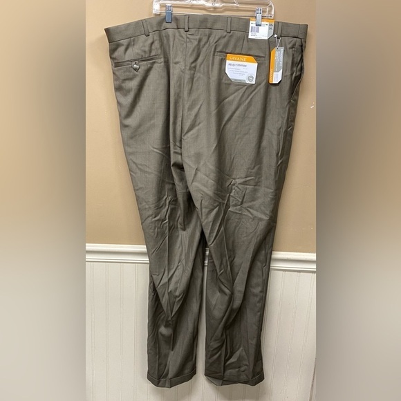Savane Select Edition Khaki Pleated Dress Pants Size 48x34 NWT - Picture 2 of 5